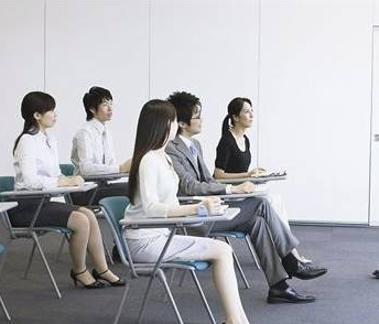 專業(yè)化的管理咨詢打造具有競(jìng)爭(zhēng)力的企業(yè)團(tuán)隊(duì) 專業(yè)化的管理咨詢打造具有競(jìng)爭(zhēng)力的企業(yè)團(tuán)隊(duì)